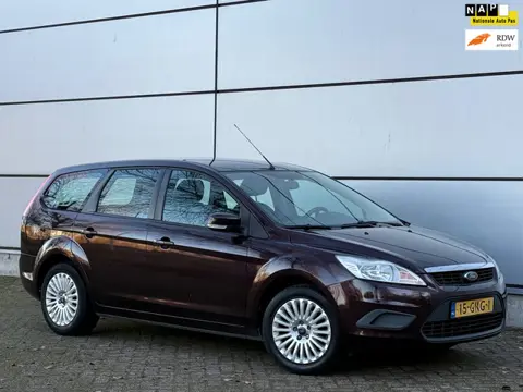 Ford Focus Wagon 1.6 Trend 2e Eignr |Cruise |Airco |Trekhaak |New Apk |Lmv |Nap |Boekjes