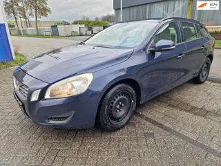 Volvo V60 1.6 D2 Momentum, SCHADE, Apk, Nap, Inruil mogelijk.