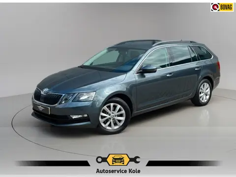 Skoda Octavia Combi 1.0 TSI Business * Parkeersensoren * Navigatie * Stoelverwarming *