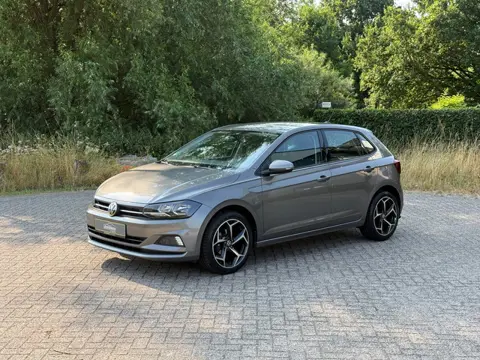 Volkswagen Polo 1.0 TSI Highline 17 INCH I CARPLAY I PDC I DEALER ONDH I 1E EIG