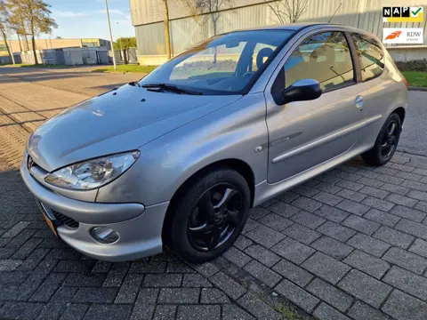 Peugeot 206 1.4-16V Quiksilver, Apk, Nap, Zeer goed rijdend, Inruil mogelijk.