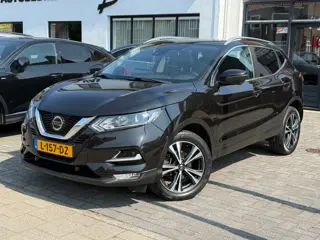 Nissan Qashqai 1.3 DIG-T Design Edition, Panoramadak,Apple Carplay/Android,Stoelverwarming,Trekhaak