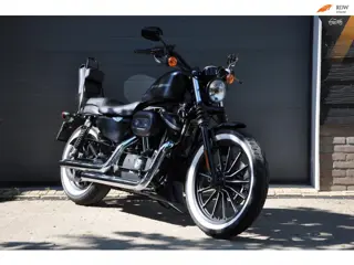 Harley Davidson XL 883N Sportster Iron