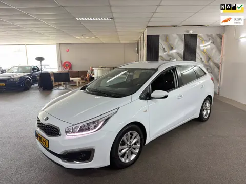 Kia Cee'd Sportswagon 1.6 GDI ComfortPlusLine Navigator,Cruise,Clima,Camera,Parksensor,Carplay,N.A.P