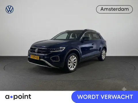 Volkswagen T-Roc 1.5 TSI Life 150 pk Automaat (DSG) | Navigatie | Parkeersensoren (Park assist) | Ac