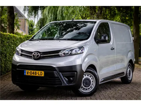 Toyota ProAce Compact 1.6 D-4D Cool Comfort Navigatie Trekhaak Betimmerd
