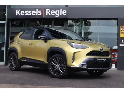 Toyota Yaris Cross 1.5 Hybrid 4WD Executive | Pano | JBL | HuD | ACC | 18” | Camera | Blis | Keyless