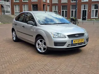 Ford Focus 1.6-16V /nieuwe apk bij aflevering