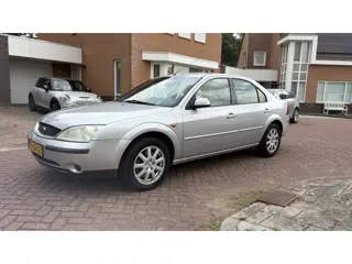 Ford Mondeo 1.8-16V First Ed. I Airco koud I Cruise ctrl I rijdt super