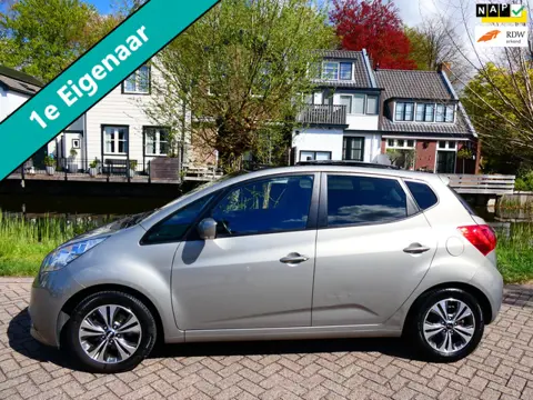 Kia Venga 1.4 CVVT 1e eig. 94.000km. Clima Navi Trekhaak 1300kg. Schuifdak