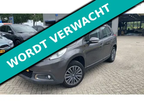 Peugeot 2008 1.2i Active 110pk 124.000km. Clima Cruise Trekhaak 1270kg.
