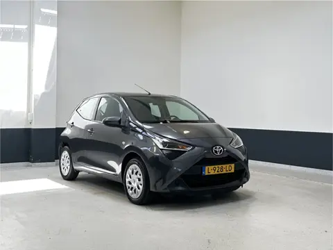 Toyota Aygo 1.0 VVT-i x-play | NL | 1 Eig | Apple Carplay/ Android auto| Navigatie | Camera|