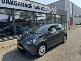 Toyota Aygo 1.0 VVT-i x-play AIRCO-CAMERA-5DRS (bj 2019)