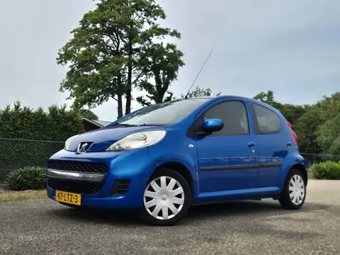 Peugeot 107 1.0-12V XS (bj 2010)
