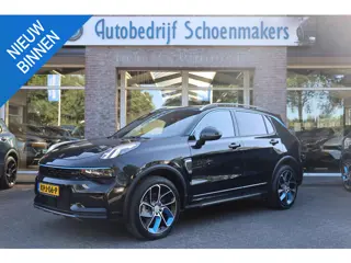 Lynk & Co 01 1.5 TREKHAAK ZWARTE-HEMEL ROLHOES MY23 360-CAMERA PANO/SCHUIF INFINITY DAB NAVI CARPLAY