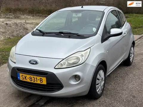 Ford Ka 1.2 Titanium Airco Electric pakket Audio/CD Colorpakket Deelbare achterbank ABS Getint glas 
