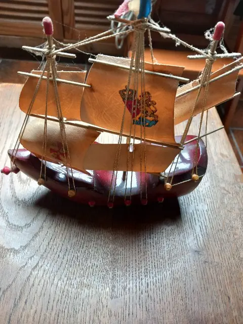 Bootje, van hout -10,-