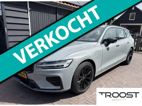 Volvo V60 2.0 T6 Plug-in hybrid AWD Plus Dark R-design|Trekhaak|360 Camera|Leer|Harman Kardon audio|