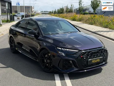Audi RS3 Limousine 2.5 TFSI RS 3 quattro | Violet Paars | RS Performance | B&O | Matrix | RS Uitlaat