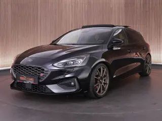 Ford Focus ST-3 2.3 280pk |dealer onderhouden|19" sparco|panoramadak|head-up|B&O|adaptive LED|Apple 