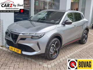 Alfa Romeo Junior 1.2 TURBO HYBRID IBRIDA SPECIALE AUT. Dodehoeksensoren | Keyless | Adaptive Cruise