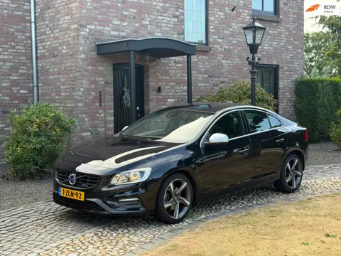 Volvo S60 1.6 T3 R-Design Automaat 92000km!