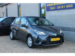 Toyota Yaris 1.5 Hybrid Aspiration Navi Clima weinig km