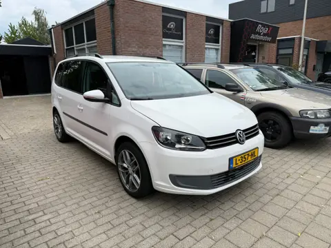 Volkswagen Touran 1.2 TSI Easyline AIRCO - TREKHAAK - NAVI - NWE APK.