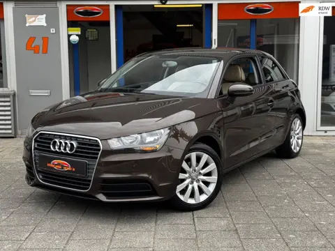 Audi A1 1.2 TFSI Connect Navigatie Leder Airco LM NAP