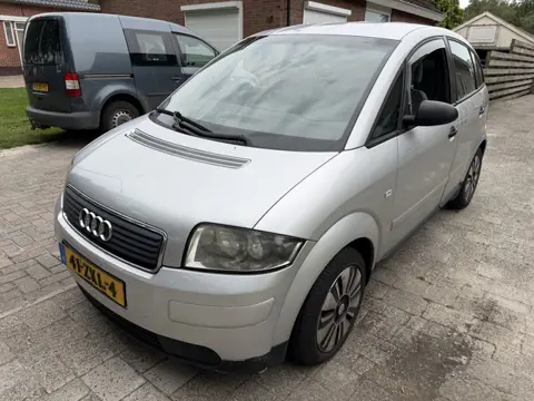 Audi A2 1.2 TDI 3L (bj 2004, automaat)