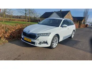 Škoda Octavia Combi 1.4 TSI iV PHEV Business Edition CLIMA/NAVI/AUTOMAAT/LED BJ 2021
