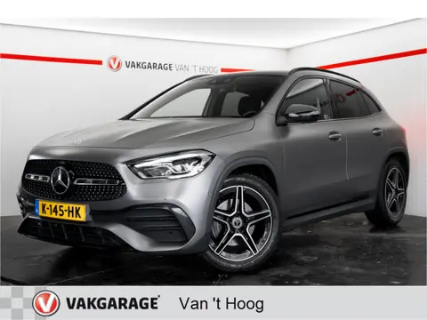 Mercedes-Benz GLA 180 Business Solution AMG Night Matte Metalic! Ambient light