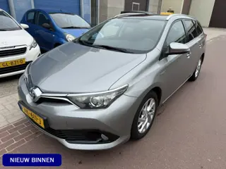 Toyota Auris Touring Sports 1.8 Hybrid BTW-car 11-2015 NAP 291.607km Panoramaroof Prima BTW-auto van
