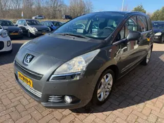 Peugeot 5008 1.6 THP Blue Lease Executive 7p.