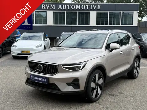 Volvo XC40 1.5 T4 Plug-in hybrid Plus Bright VOLVO DEALER ONDERHOUDEN | PANO| 360 CAMERA| HARMAN KAR