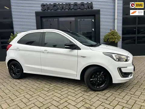 Ford Ka + Black & White edition Applecarplay|Cruise|Stoelverwarming