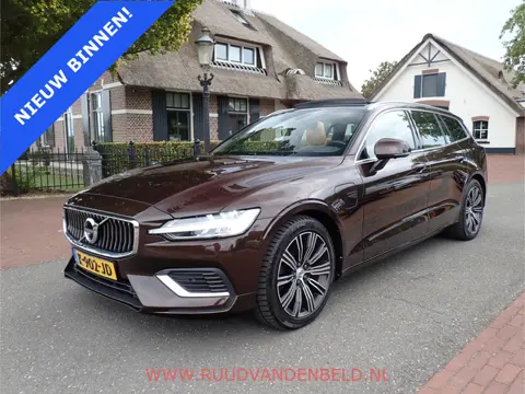 Volvo V60 T6 Recharge AWD HEADUP / H&K / PANODAK /  ACC / KEYLESS / 360* / TREKHAAK