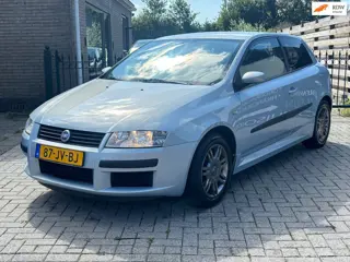Fiat Stilo 1.8-16V Dynamic | lage km stand | nieuwe apk keuring | leuke nette auto !