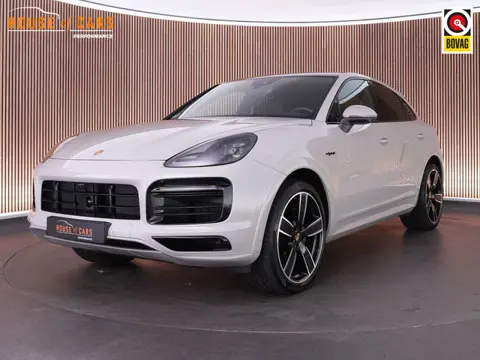 Porsche Cayenne 3.0 E-Hybrid |sportdesign|krijt|panoramadak|Bose|PASM|sportuitlaat|memory|Apple Carp