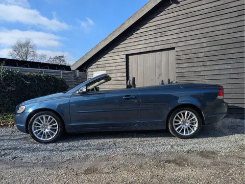 Volvo C70 Convertible 2.4i Momentum (bj 2006)