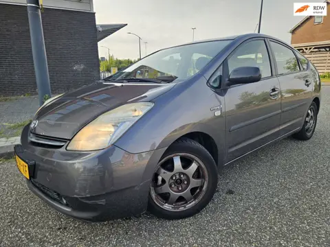 Toyota Prius 1.5 VVT-i Tech Edition