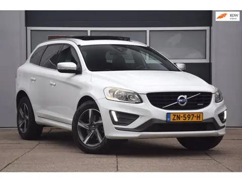 Volvo XC60 2.0 T5 FWD R-Design TREKHAAK/PANORAMADAK/VERWARMDE VOORSTOELEN