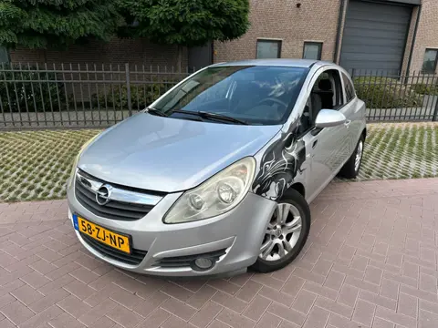 Opel Corsa SEMI AUTOMAAT MET AIRCO & APK TOT 31-05-2027!