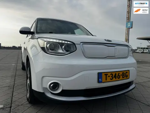 Kia Soul EV ExecutiveLine 27 kWh CLIMA CRUISE CAMERA CARPLAY