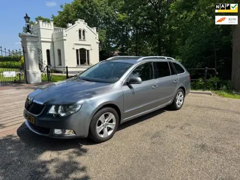 Skoda Superb Combi 1.8 TSI Ambition Business(7sp) Aut. Xenon Leder Stoelverwarming Navigatie Park Su