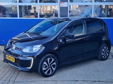 Volkswagen E-Up! Automaat / Camera / Cruise control / Stoelverwarming / ECC / Parkeersensor / Zomer 