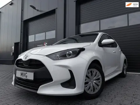 Toyota Yaris 1.0 VVT-i Comfort|Carplay|Camera|Dealer onderhouden|1e eigenaar|