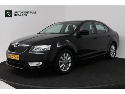 Skoda Octavia 1.0 TSI Greentech Ambition Business (NAVIGATIE, PDC, TREKHAAK, CLIMA, GOED ONDERHOUDEN