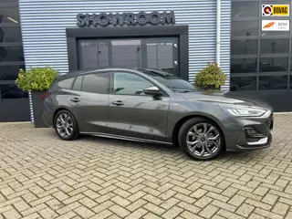 Ford Focus Wagon 1.0 EcoBoost Hybrid ST Line ACC|Applecarplay|Camera|17inch velgen|Dodehoekdetectie