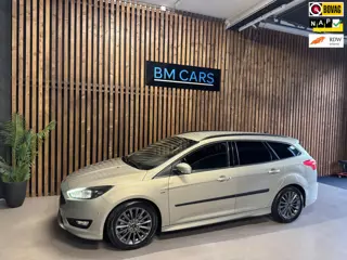 Ford Focus Wagon 1.5 ST-Line Navigatie, Trekhaak,Dealer Onderhoud